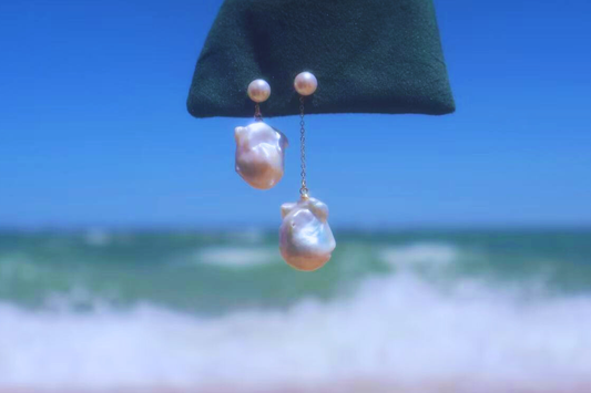 Asymmetry – Large Baroque Pearl Mismatched Earrings