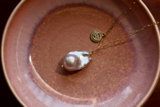 Blush Coin – Pink Baroque Pearl Pendant with Silver Coin Square Chain