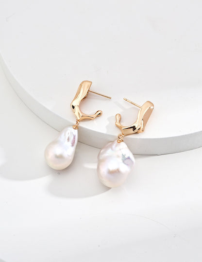 Baroque Pearl Drop Earrings in Gold | BARØ