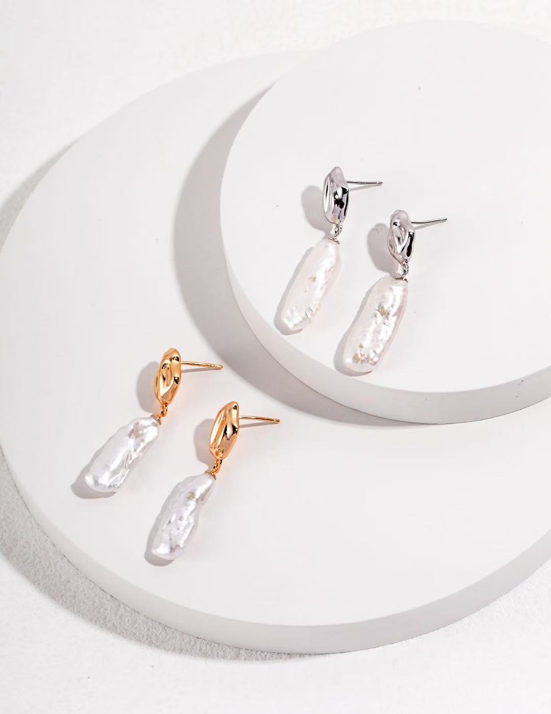 Sculpted Baroque Drop Earrings in Gold and Silver | BARØ