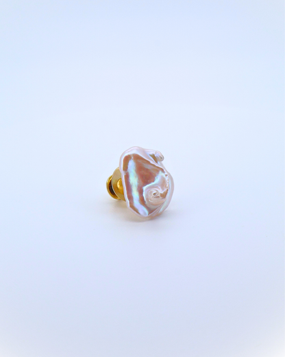 The One Pearl – Single Baroque Pearl Brooch
