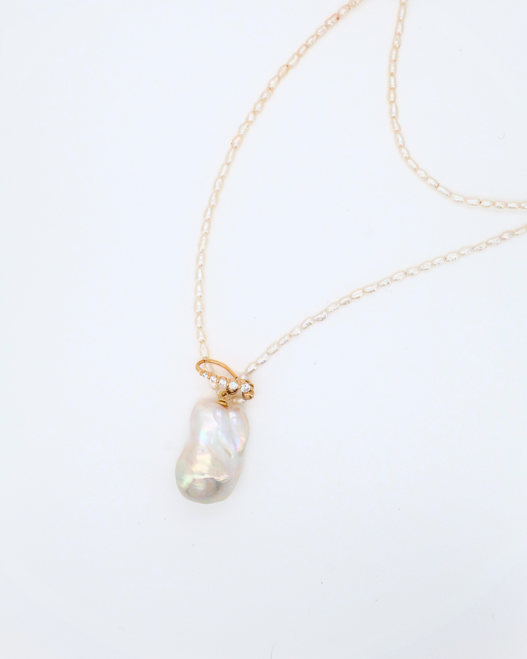 Baroque Line – Adjustable Long Pearl Necklace with Pavé Clasp