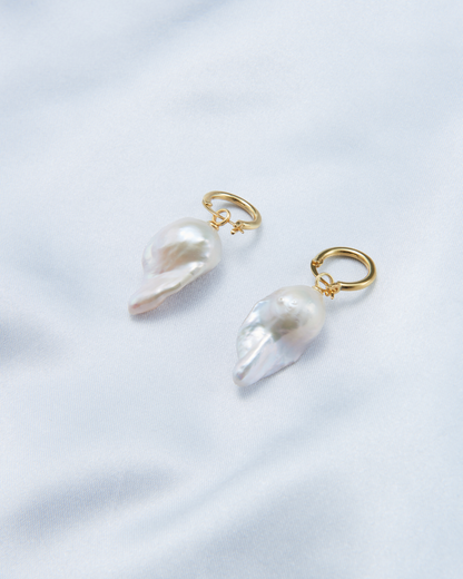 Trailing Pearl – Large Baroque Pearl Drop Earrings