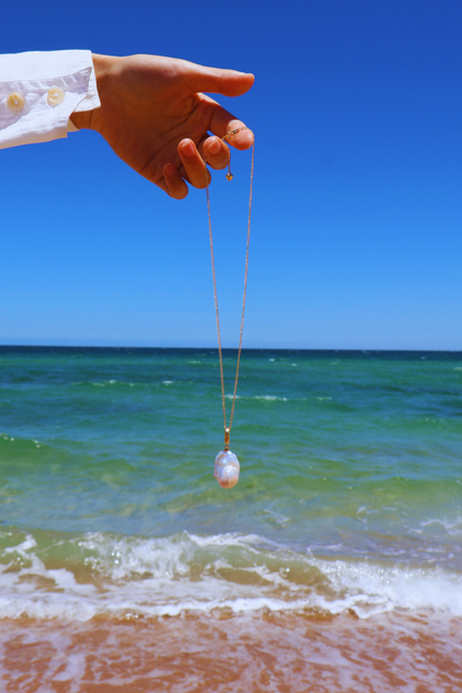 Golden Lattice – Large Baroque Pearl Necklace with Universal Clasp
