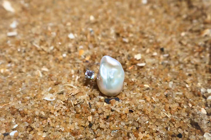 Cold Gleam – Large Silver-White Baroque Pearl Adjustable Ring with Pavé Detail