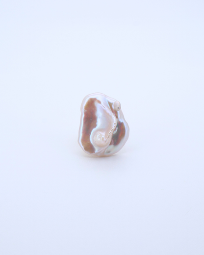 The One Pearl – Single Baroque Pearl Brooch