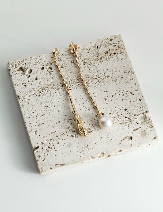 Fluid Baroque Pearl Drop Earrings in Gold and Silver | BARØ