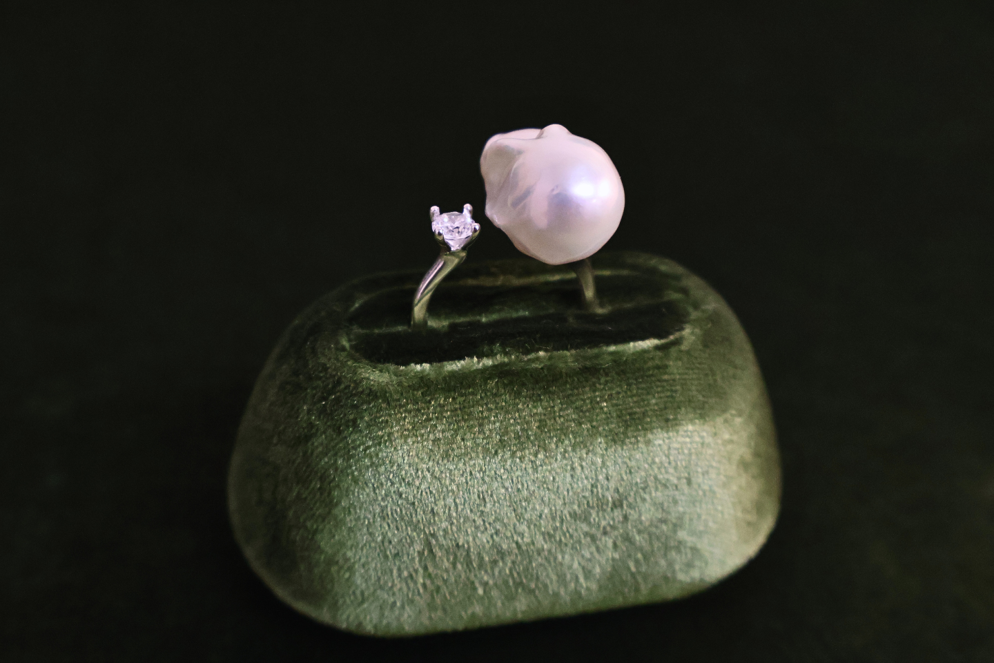 Cold Gleam – Large Silver-White Baroque Pearl Adjustable Ring with Pavé Detail
