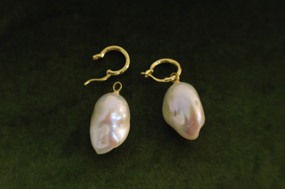 Trailing Pearl – Large Baroque Pearl Drop Earrings