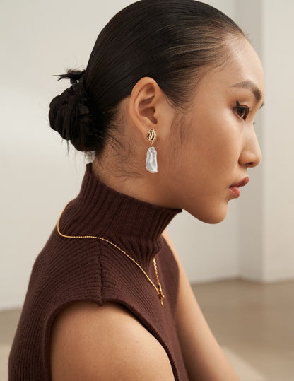 Sculpted Baroque Drop Earrings in Gold and Silver | BARØ