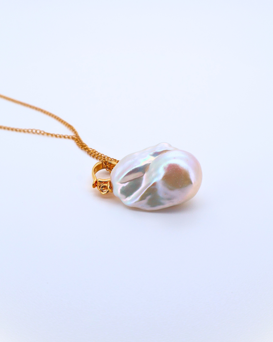 Golden Lattice – Large Baroque Pearl Necklace with Universal Clasp