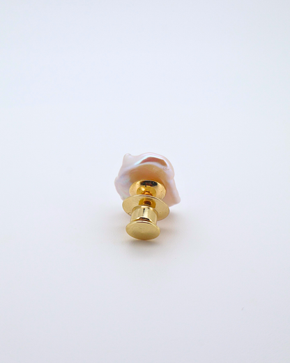 The One Pearl – Single Baroque Pearl Brooch