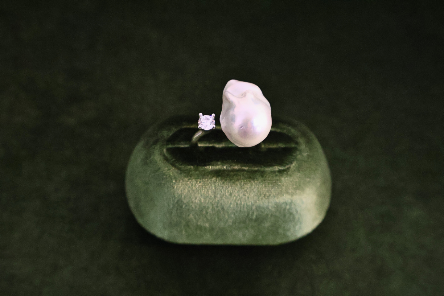 Cold Gleam – Large Silver-White Baroque Pearl Adjustable Ring with Pavé Detail