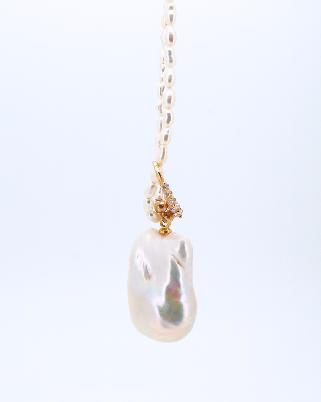Baroque Line – Adjustable Long Pearl Necklace with Pavé Clasp