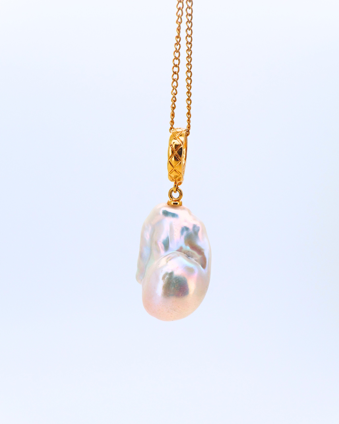 Golden Lattice – Large Baroque Pearl Necklace with Universal Clasp