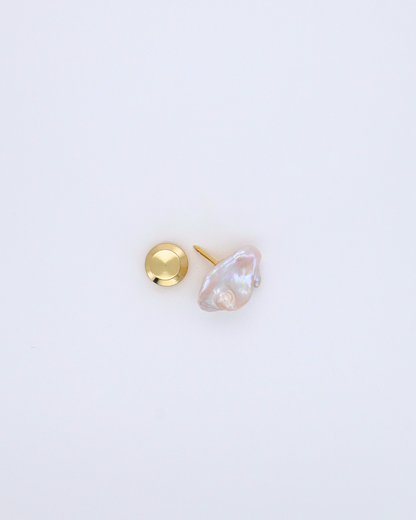 The One Pearl – Single Baroque Pearl Brooch