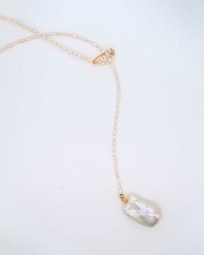 Baroque Line – Adjustable Long Pearl Necklace with Pavé Clasp
