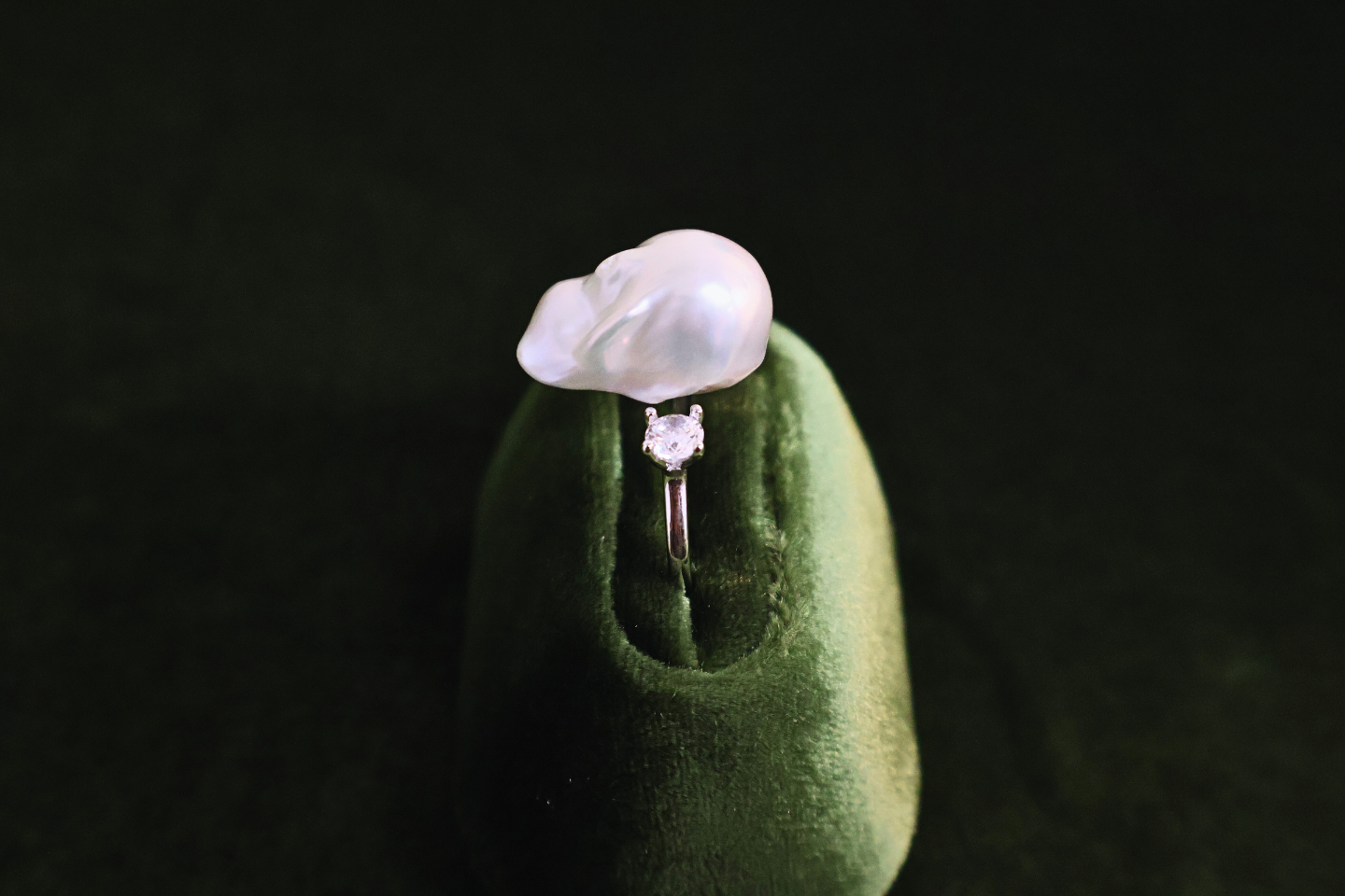 Cold Gleam – Large Silver-White Baroque Pearl Adjustable Ring with Pavé Detail