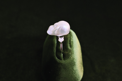 Cold Gleam – Large Silver-White Baroque Pearl Adjustable Ring with Pavé Detail