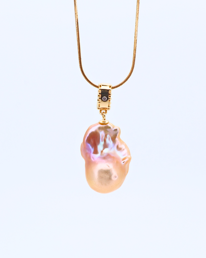 Iridescent Glow – Petite Baroque Pearl Pendant Necklace on Soft 18K Gold Chain