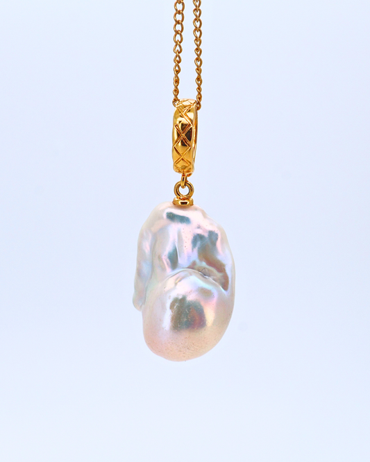 Golden Lattice – Large Baroque Pearl Necklace with Universal Clasp