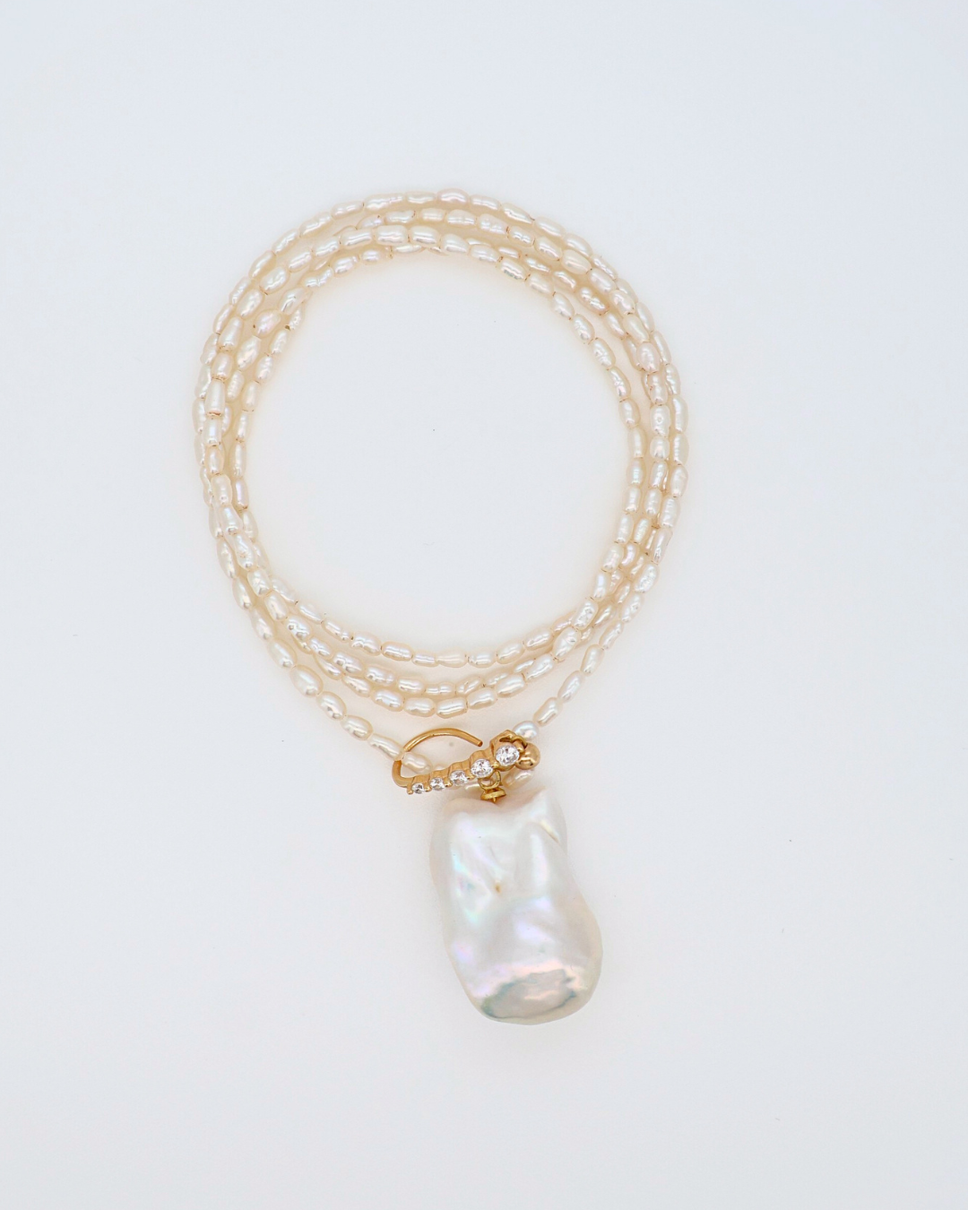 Baroque Line – Adjustable Long Pearl Necklace with Pavé Clasp