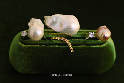 Cold Gleam – Large Silver-White Baroque Pearl Adjustable Ring with Pavé Detail