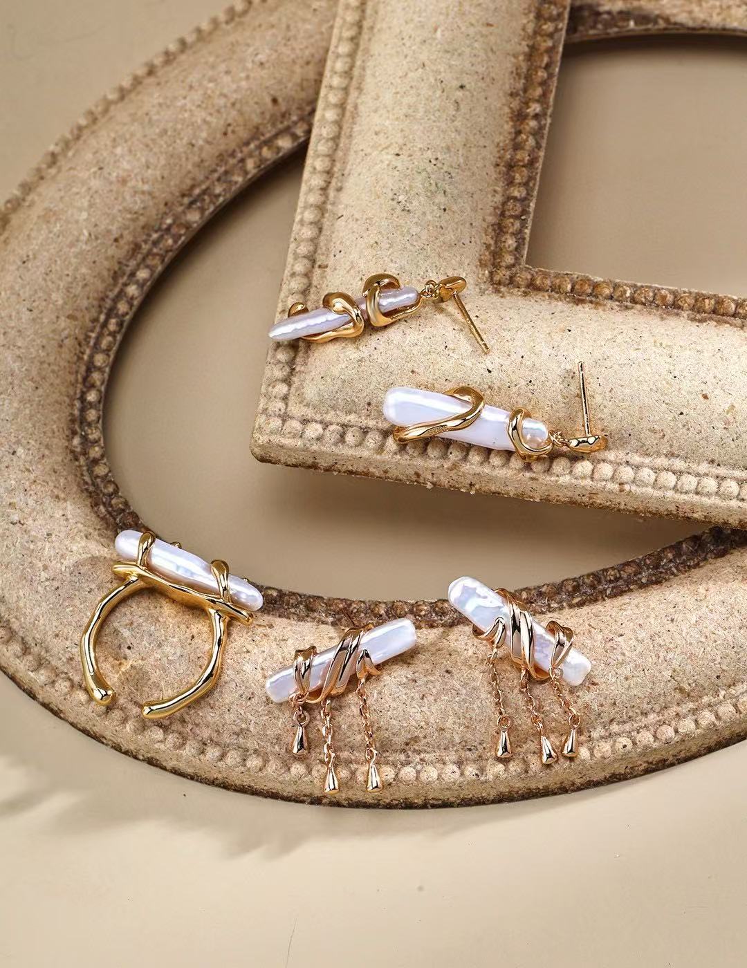 Baroque Pearl Fringe Earrings in Gold and Silver | BARØ