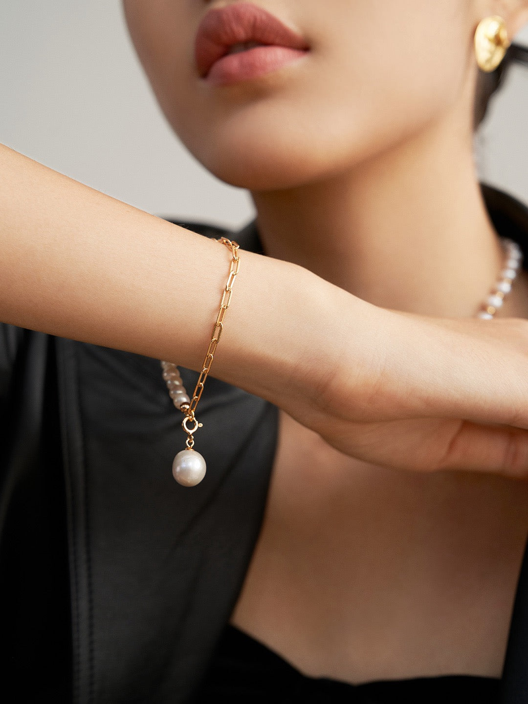 LUNE Drop Baroque Pearl Chain Bracelet | BARØ