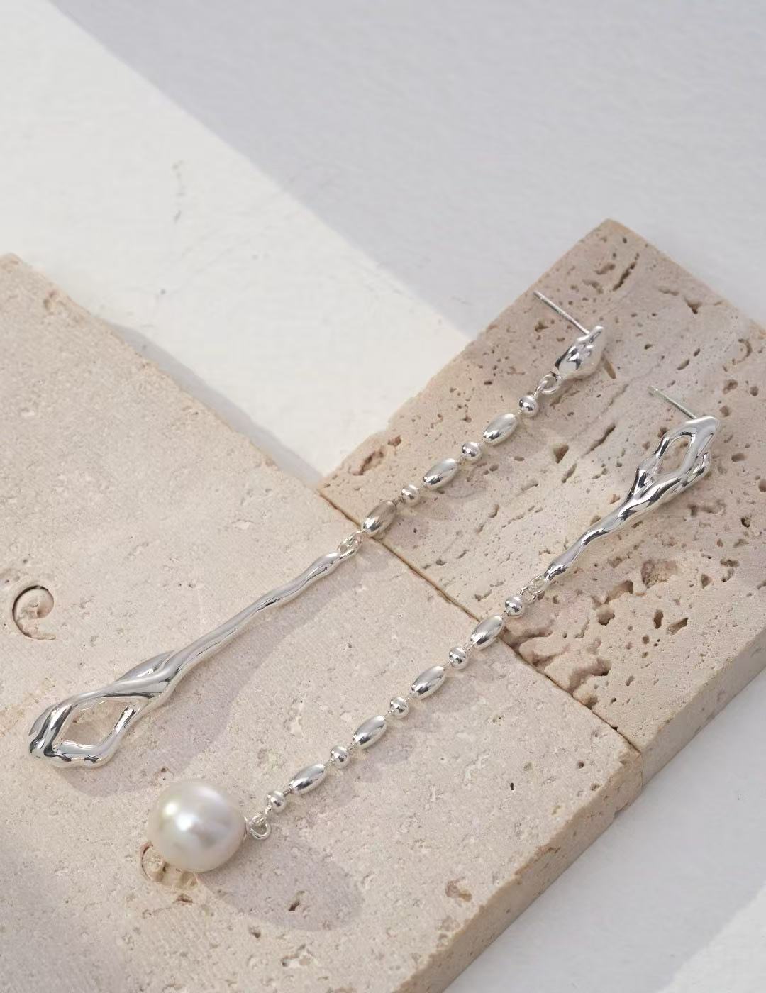 Fluid Baroque Pearl Drop Earrings in Gold and Silver | BARØ