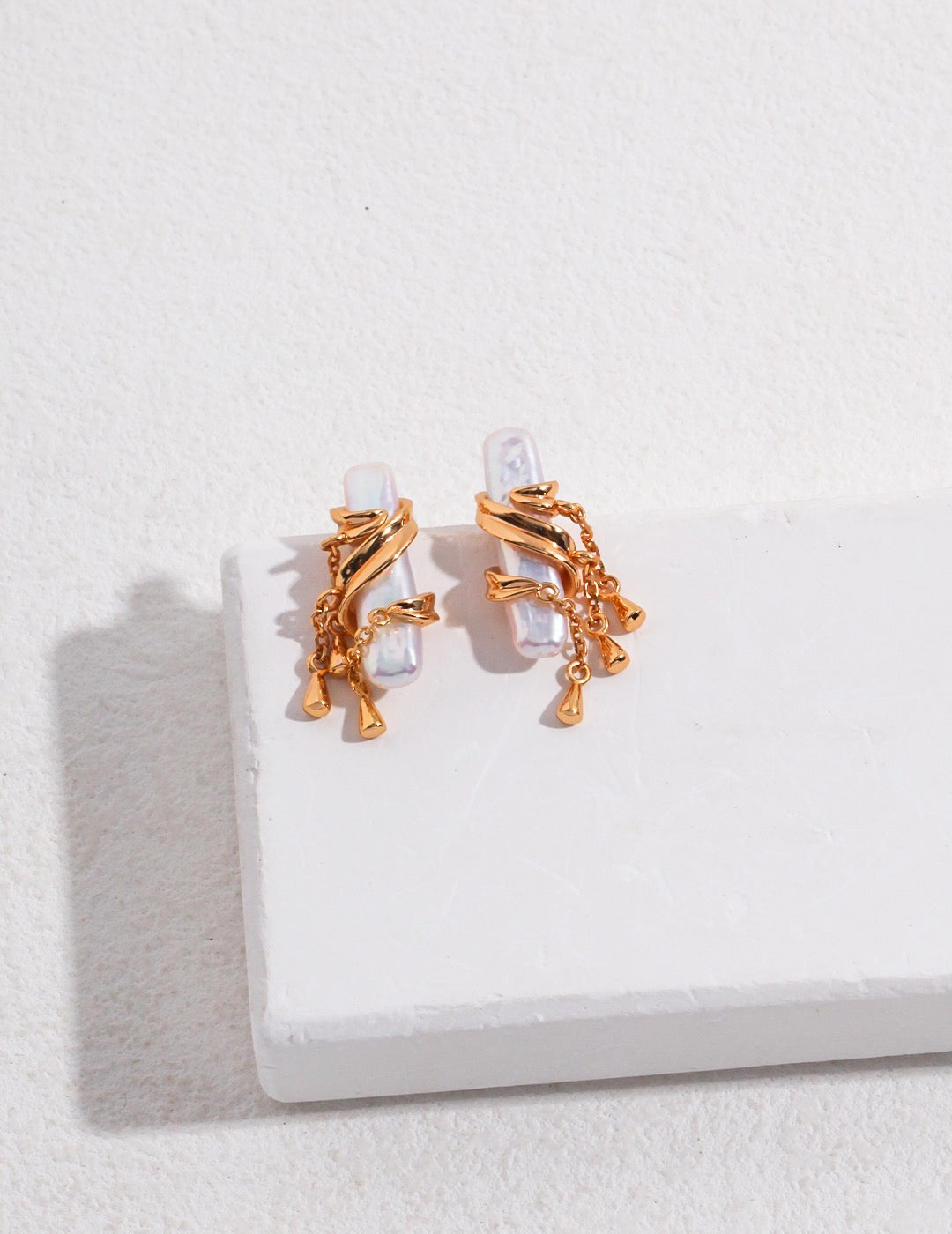 Baroque Pearl Fringe Earrings in Gold and Silver | BARØ