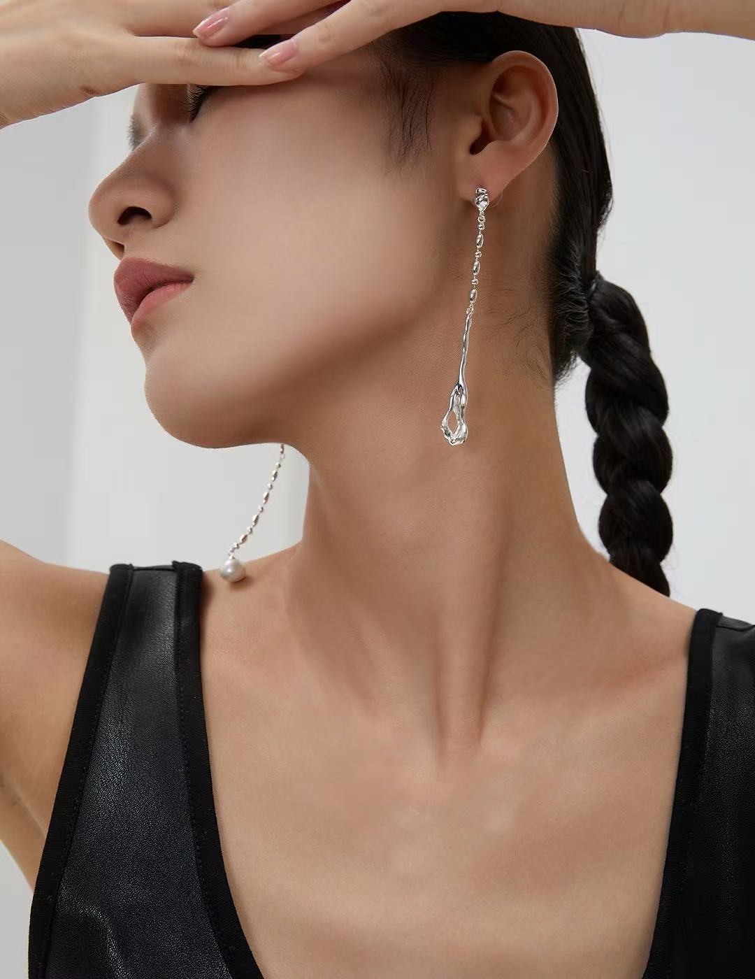 Fluid Baroque Pearl Drop Earrings in Gold and Silver | BARØ