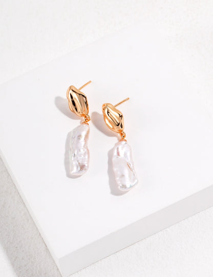 Sculpted Baroque Drop Earrings in Gold and Silver | BARØ
